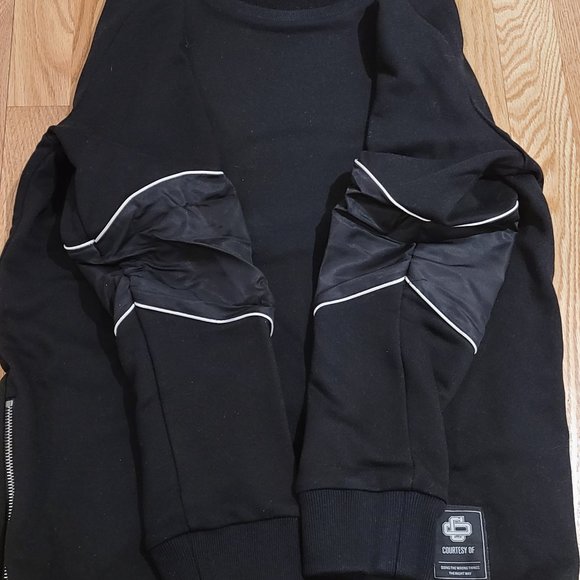 Courtesy Of -  Sweatshirt - Picture 2 of 6